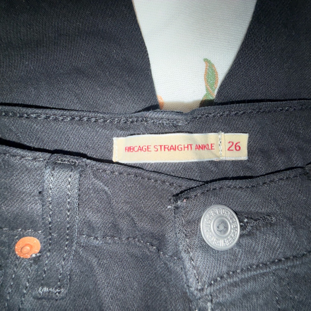 Levi's High-Rise Straight Ankle Jeans in Black